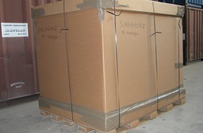 Caisse en carton que Ducret SA utilise pour des déménagements à l'étranger depuis Genève et la Suisse